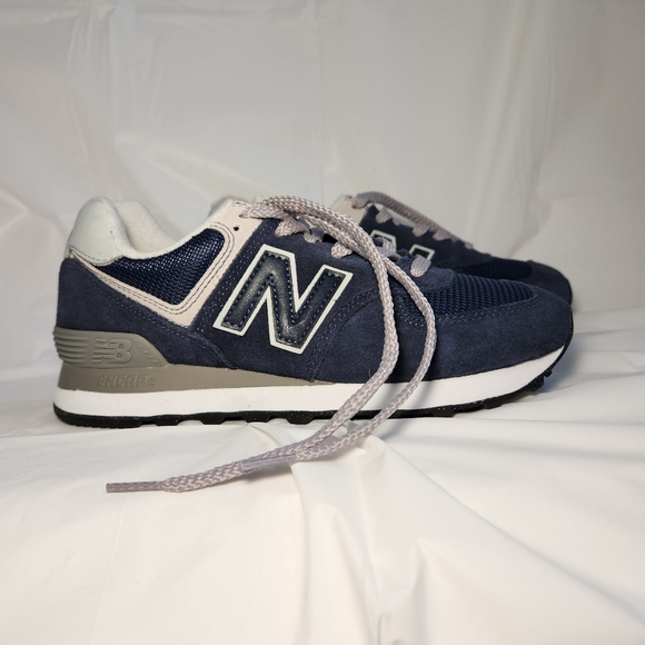 NIB New Balance Sneakers 574 Core WL574EVN - Picture 7 of 15